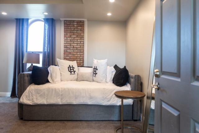 Bed & Breakfast The Cochrane House Luxury Historic Detroit