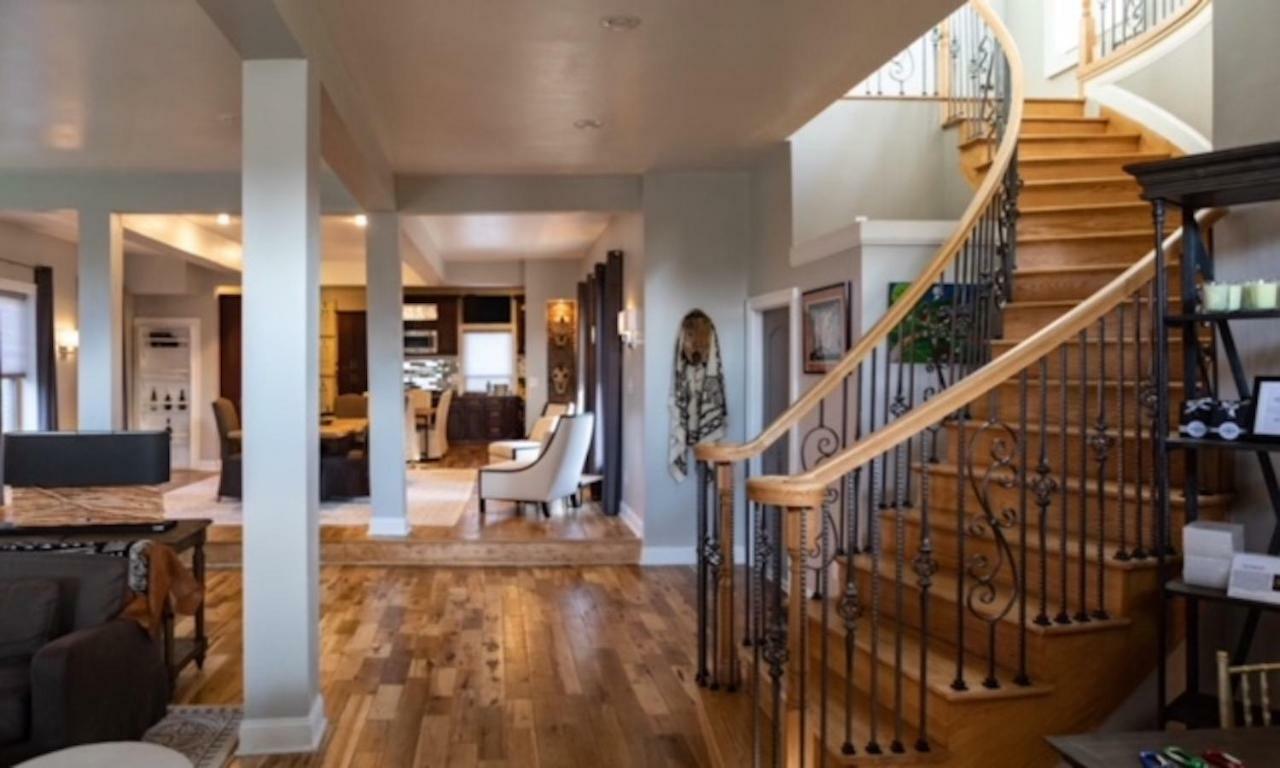 Bed & Breakfast The Cochrane House Luxury Historic