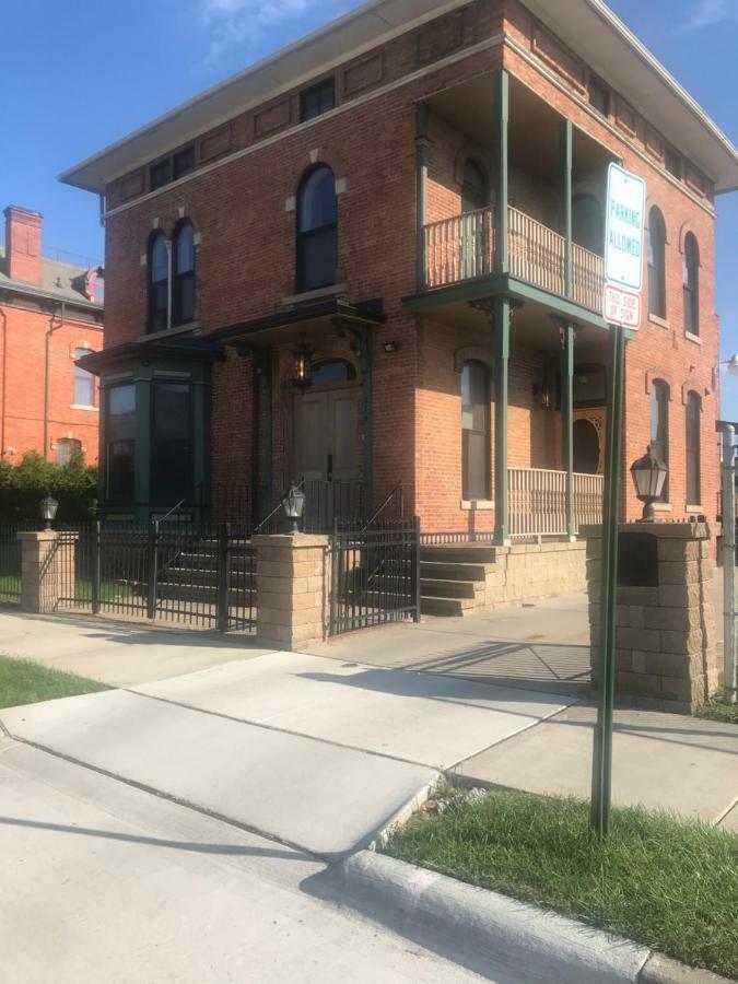 The Cochrane House Luxury Historic Bed & Breakfast Detroit